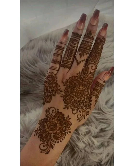 Layered Fringe Back Hand Mehndi Design Trail